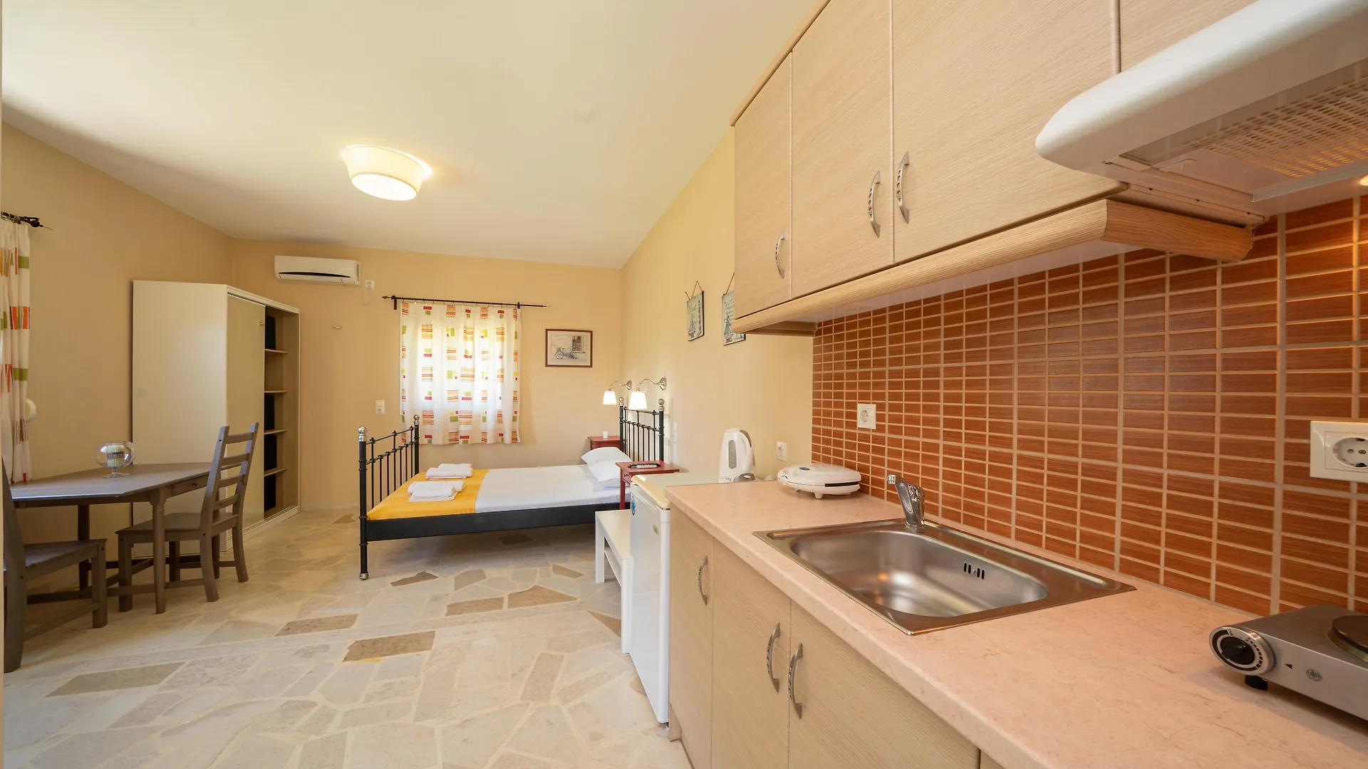 Aggelina'S Apartments Lixouri 0*, Xi Beach