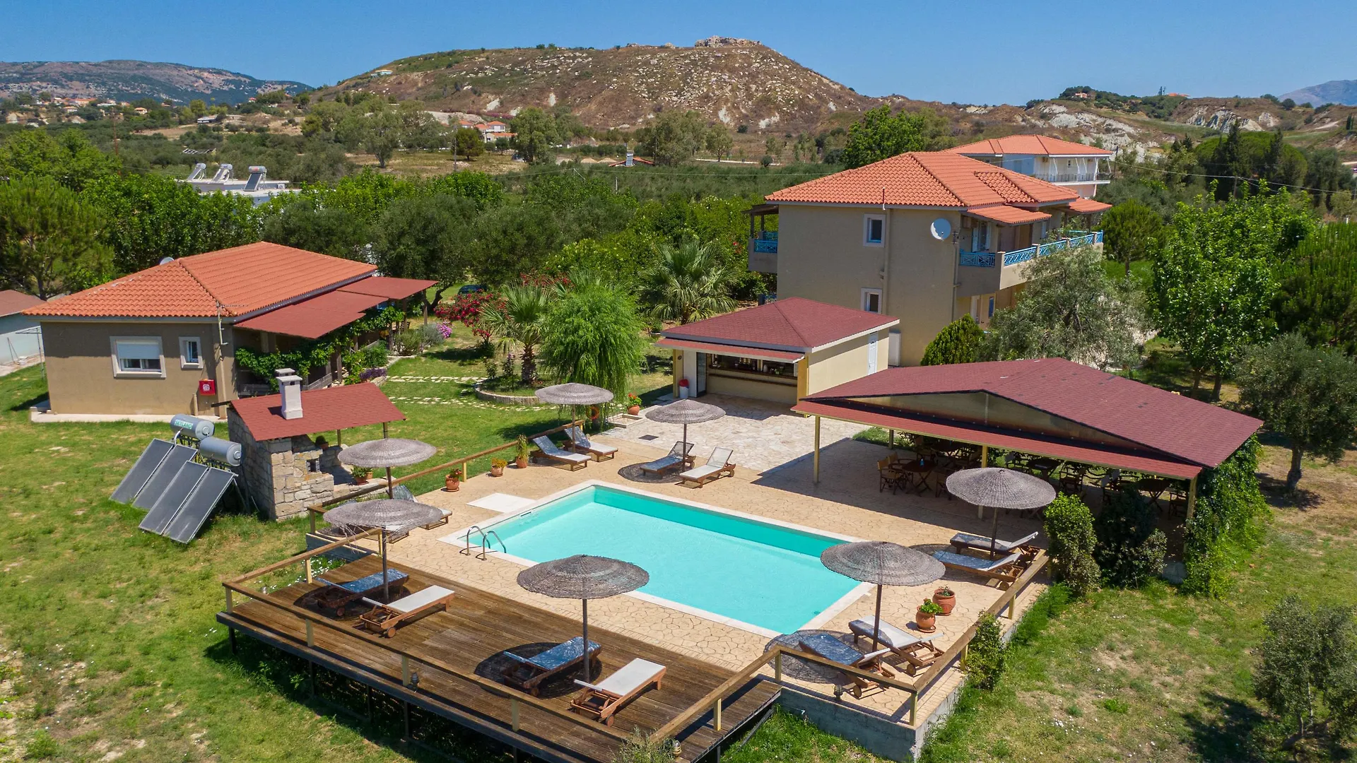 Aggelina'S Apartments Lixouri